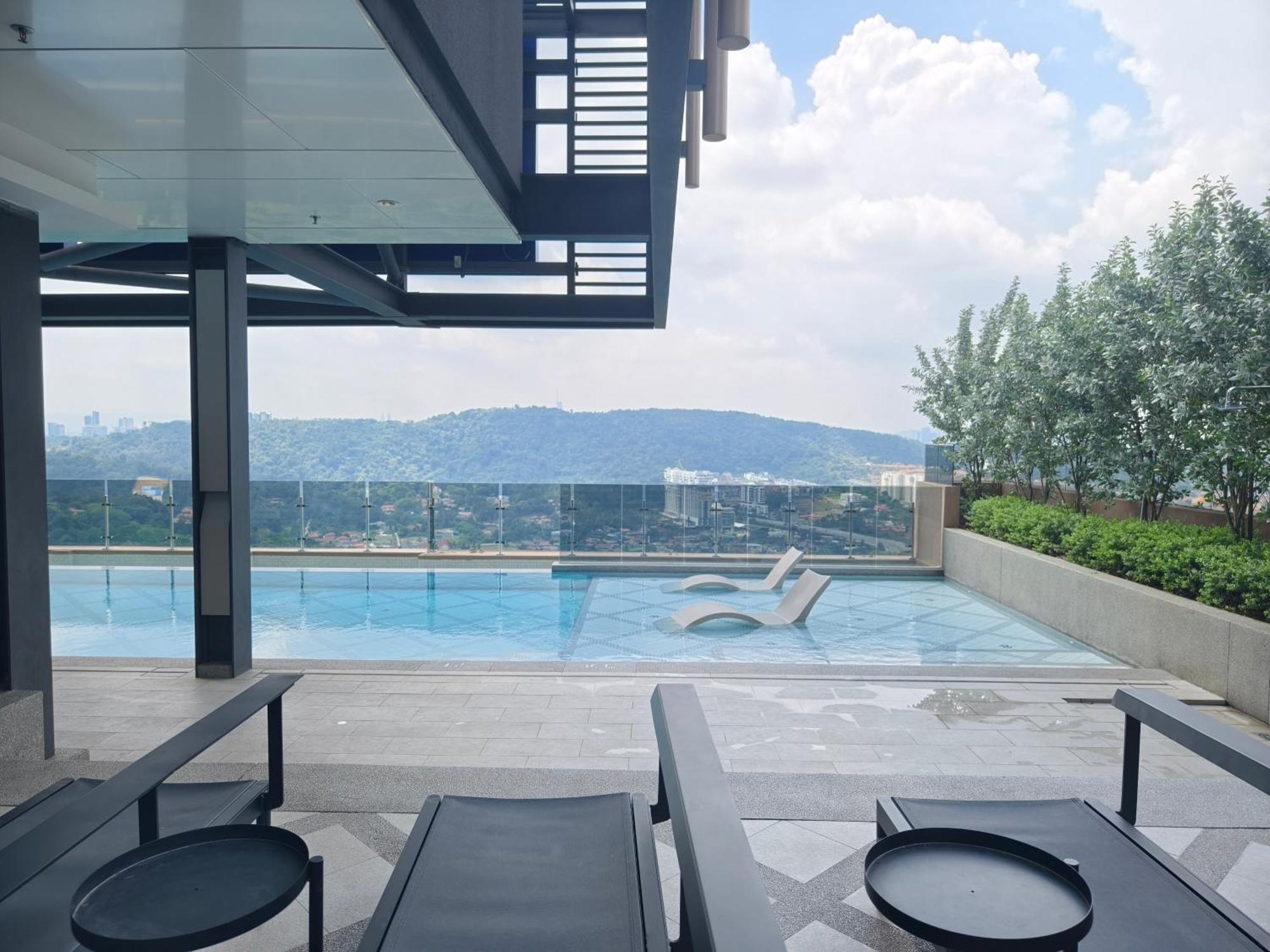 Mossaz Suites Empire City By Starwood Petaling Jaya Exterior foto